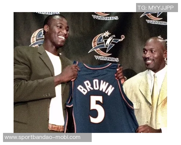 夸梅揭秘詹姆斯的独特之处与乔丹的消费观念之道